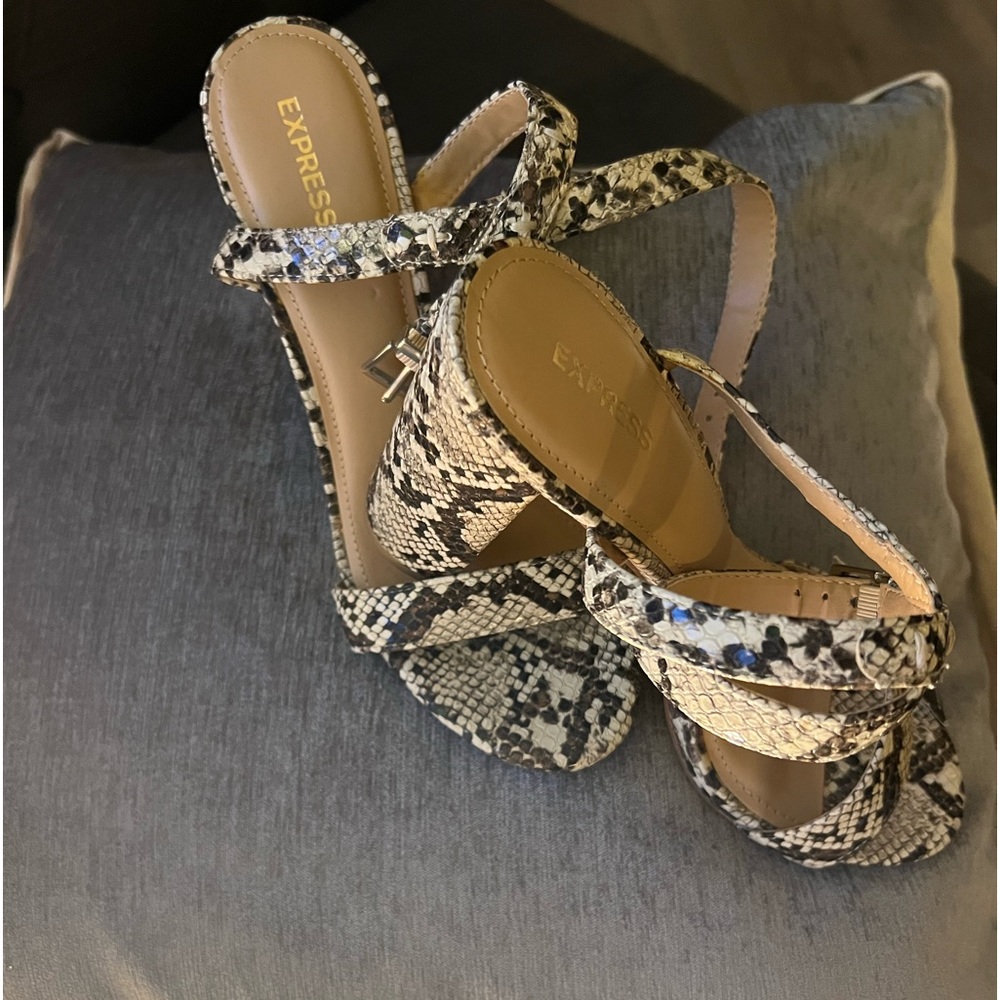 Open toe sandals